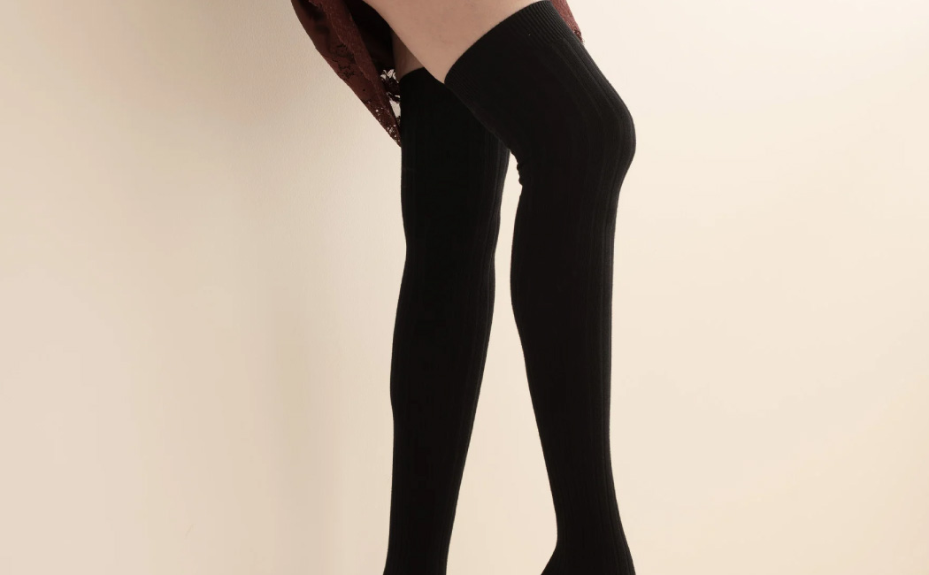 Thigh high socks type